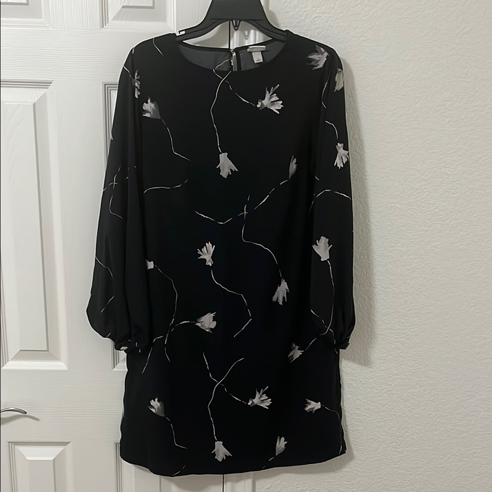 Elegant Black Midi Dress with Bishop Sleeves